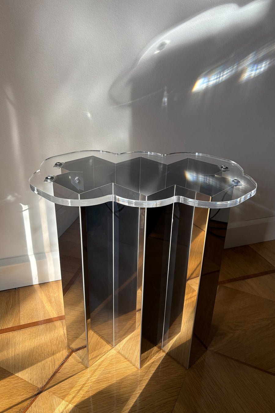 ZIGZAG SIDE TABLE / STOOL